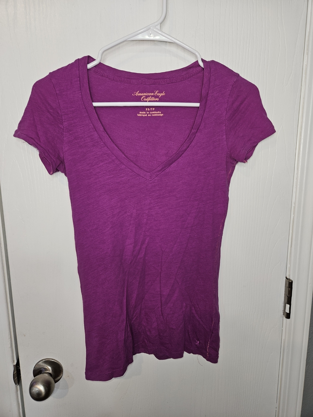 American Eagle Outfitters Women's Purple V-Neck Tee